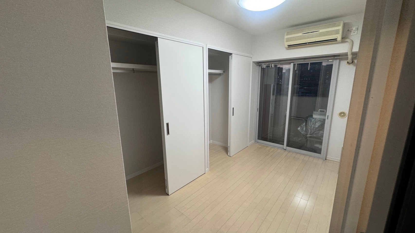 大阪府堺市のNextriseです！マンションのクローゼット・クロス工事をしました！